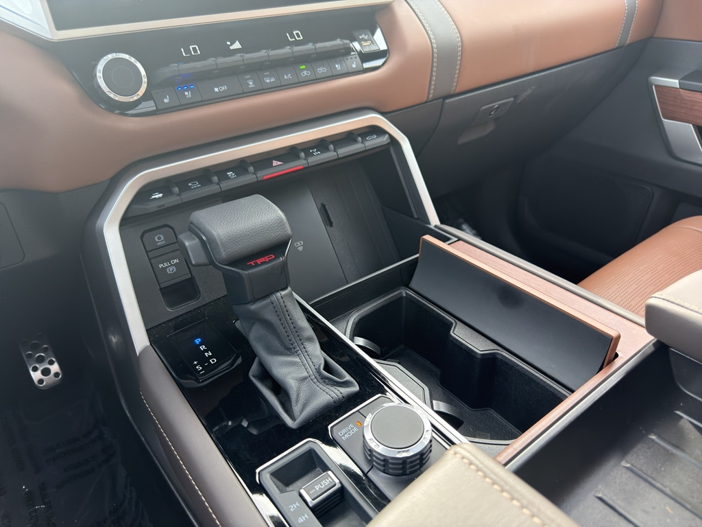2025 Toyota Tundra 1794 Edition - Photo 17