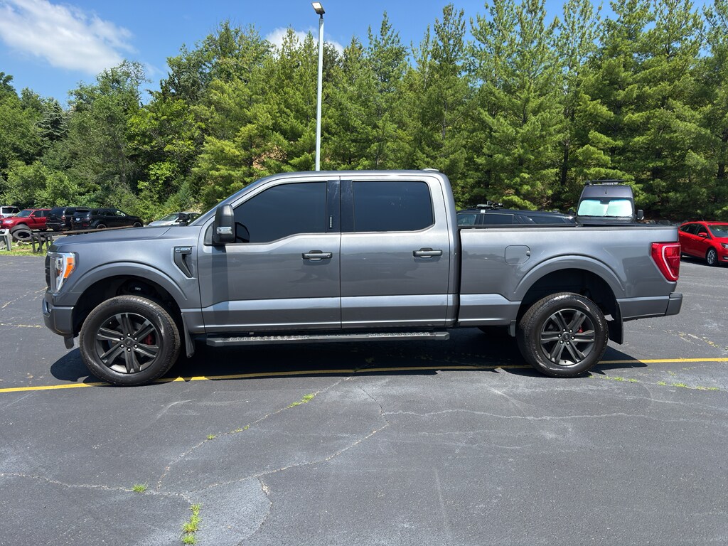 2021 Ford F-150 XLT photo 2