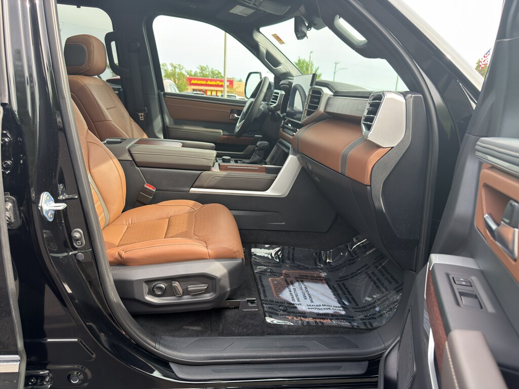 2025 Toyota Tundra 1794 Edition - Photo 31