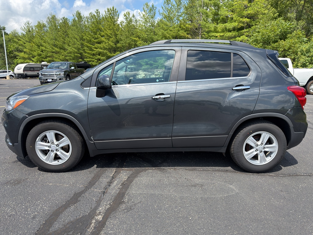 Used 2018 Chevrolet Trax LT with VIN 3GNCJLSB8JL368772 for sale in Lake Geneva, WI