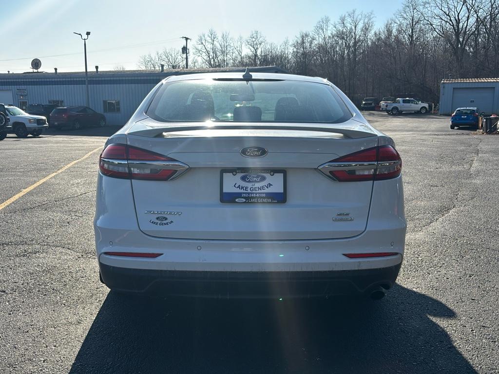 2020 Ford Fusion SE photo 4
