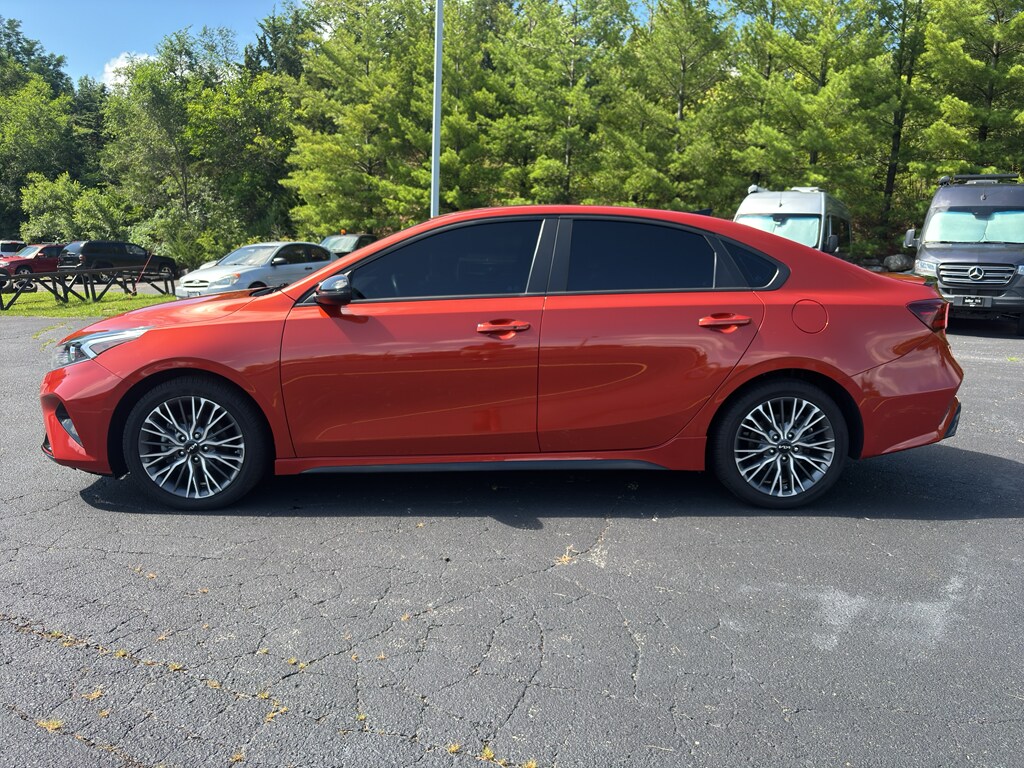 2023 Kia Forte GT-Line photo 2
