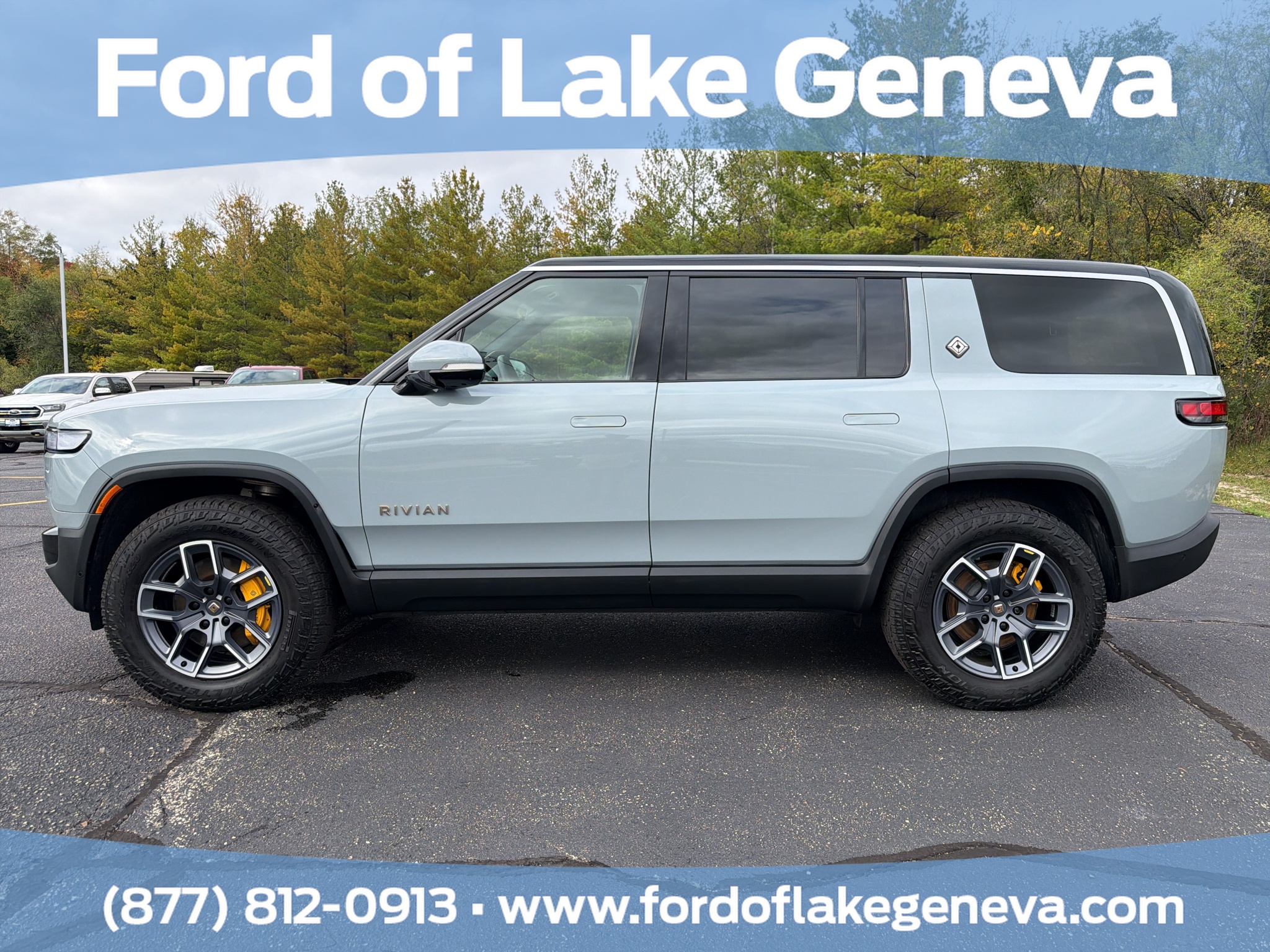 2023 Rivian R1S