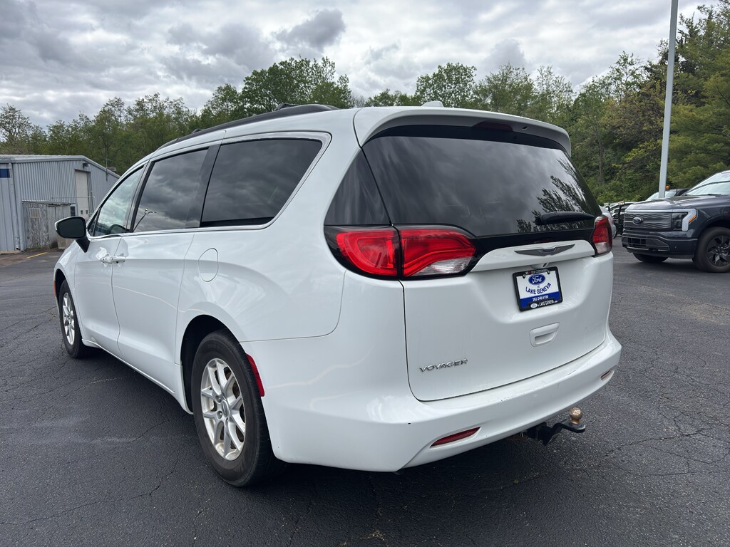 2020 Chrysler Voyager LXi photo 3