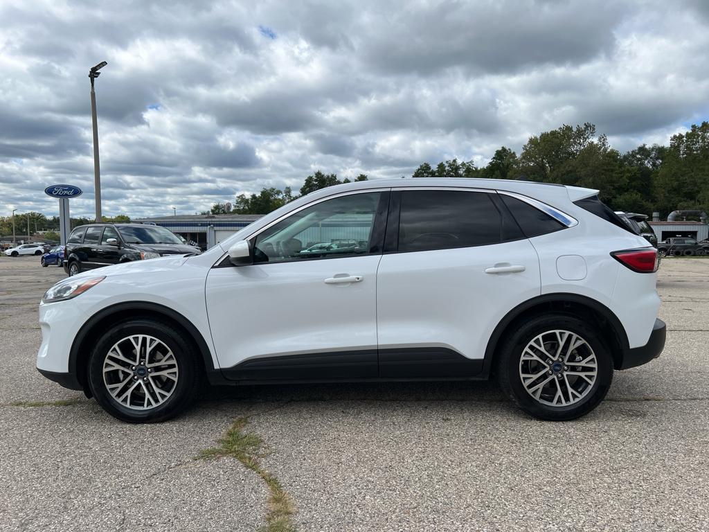 Used 2022 Ford Escape SEL with VIN 1FMCU0H65NUA17981 for sale in Lake Geneva, WI