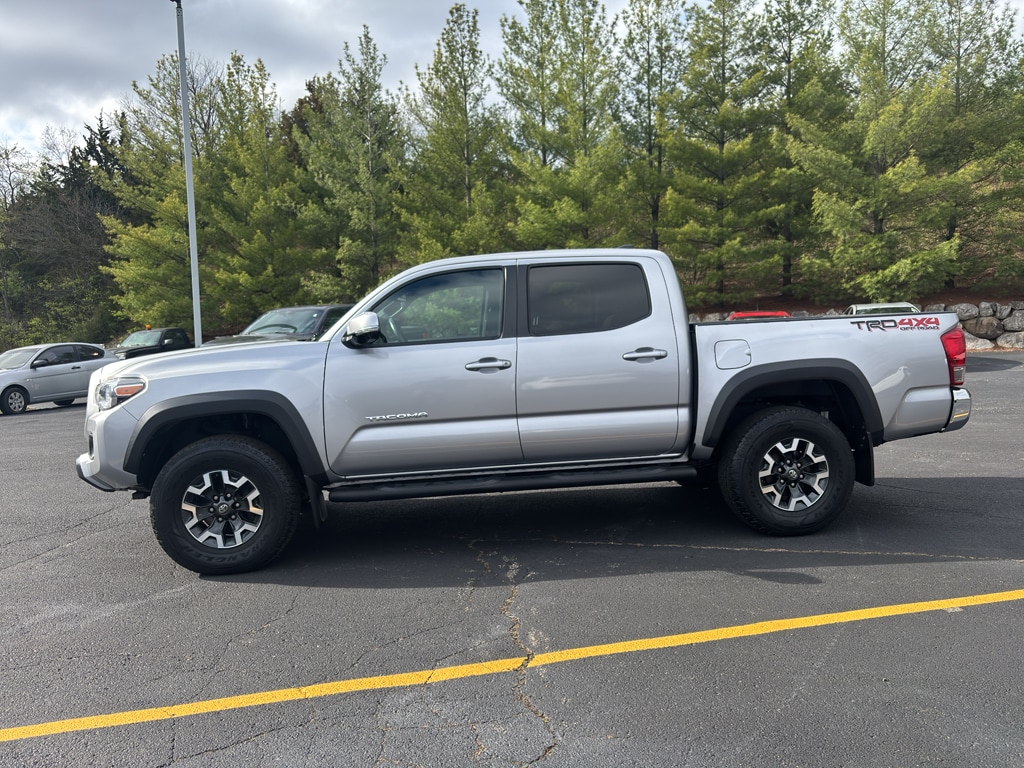 Used 2017 Toyota Tacoma TRD Off Road with VIN 3TMCZ5AN8HM098763 for sale in Lake Geneva, WI
