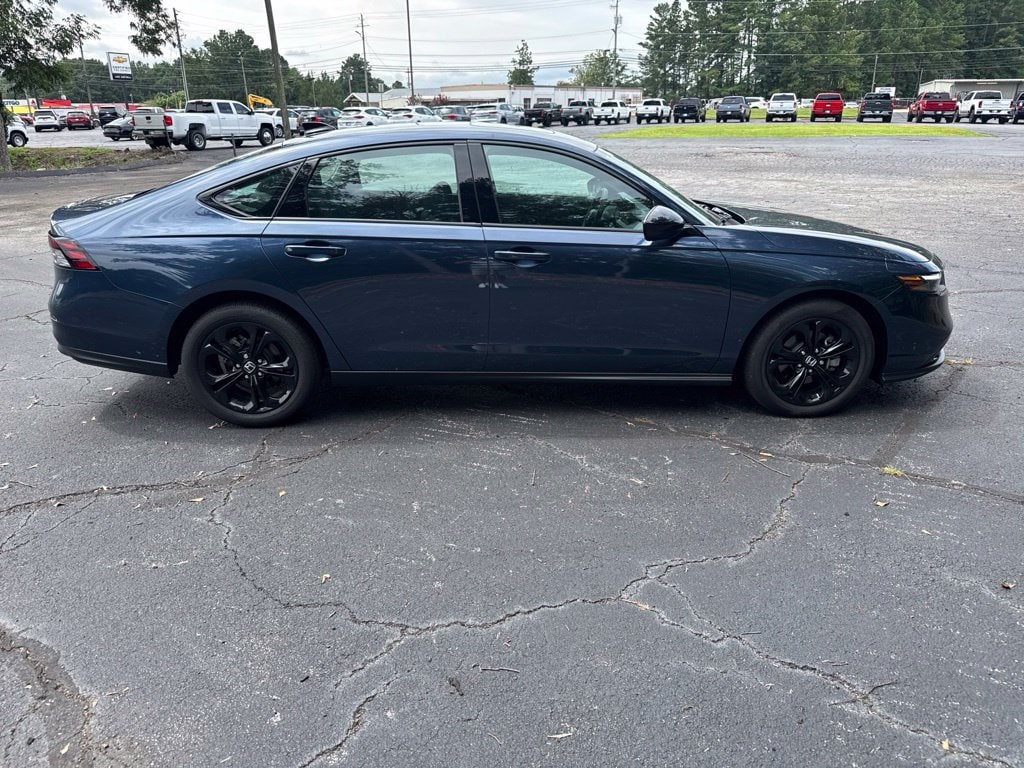 2025 Honda Accord SE - Photo 10