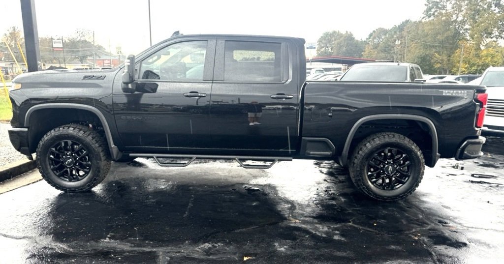 2025 Chevrolet Silverado 2500HD LT photo 4