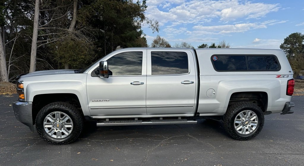 2019 Chevrolet Silverado 2500HD LTZ photo 2