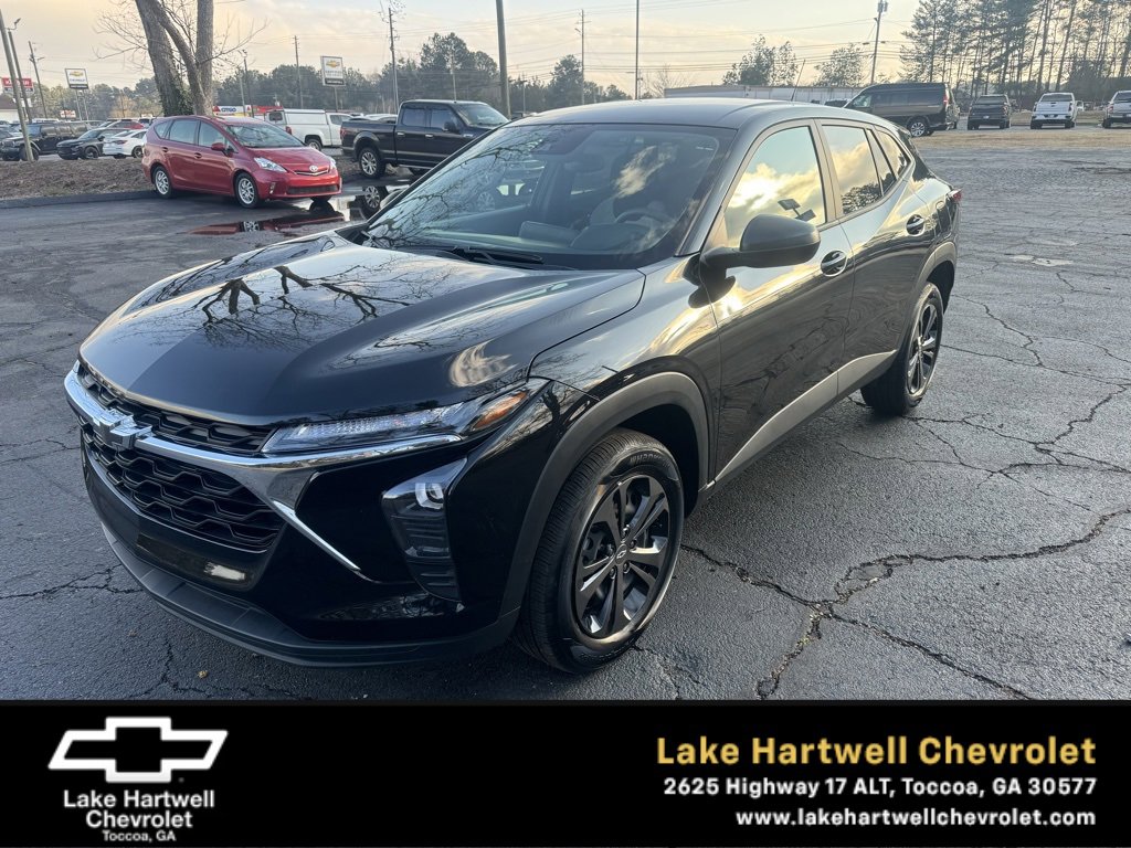 2025 Chevrolet Trax LS