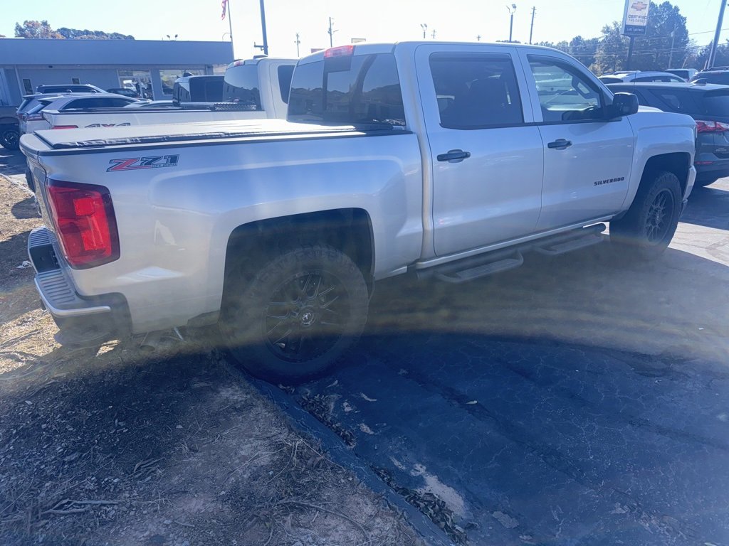 2017 Chevrolet Silverado 1500 LTZ photo 2