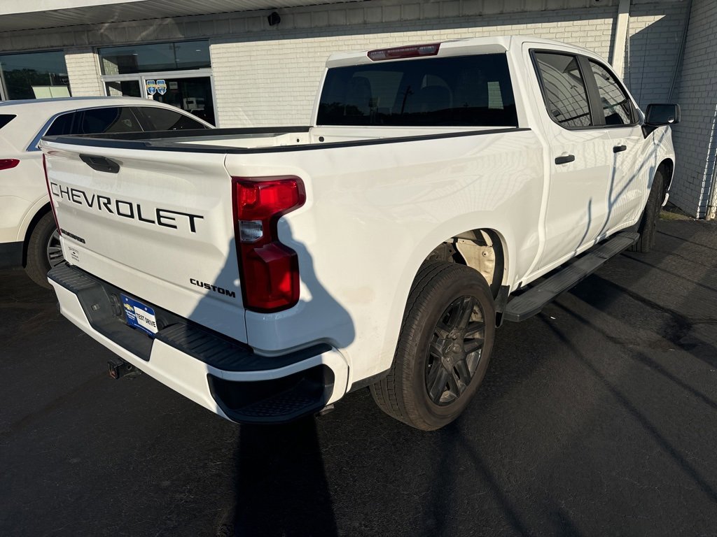 2022 Chevrolet Silverado 1500 Custom photo 2