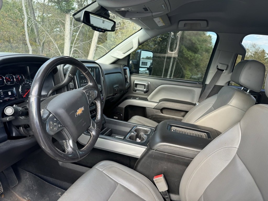 2019 Chevrolet Silverado 2500HD LTZ photo 3