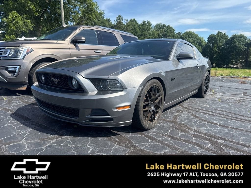 2013 Ford Mustang GT Premium's photo