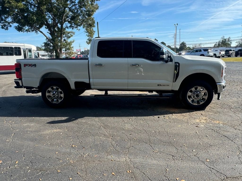 2025 Ford F-350 Super Duty Lariat - Photo 11