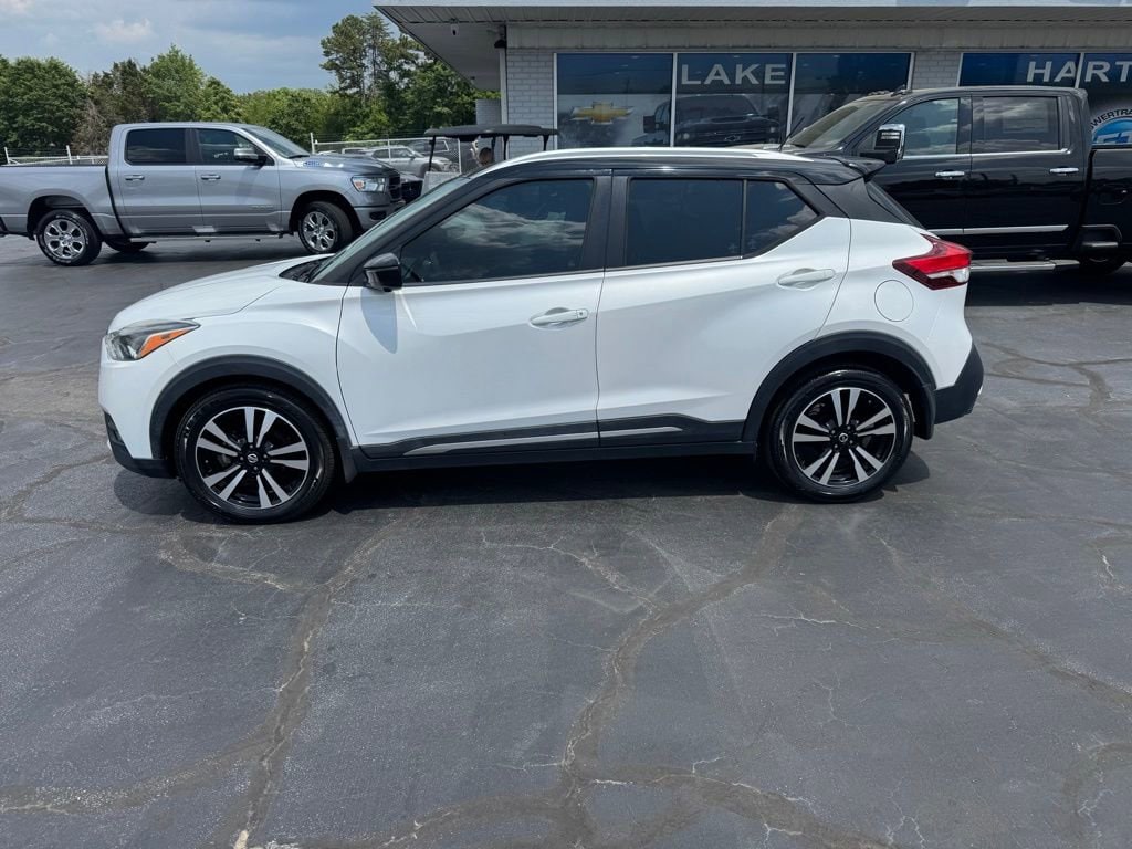 Used 2018 Nissan Kicks SR with VIN 3N1CP5CU2JL543216 for sale in Toccoa, GA