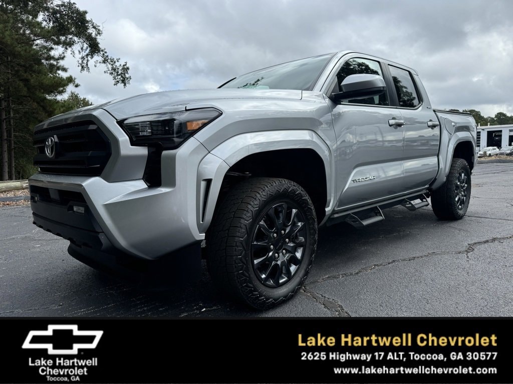 2024 Toyota Tacoma SR5's photo