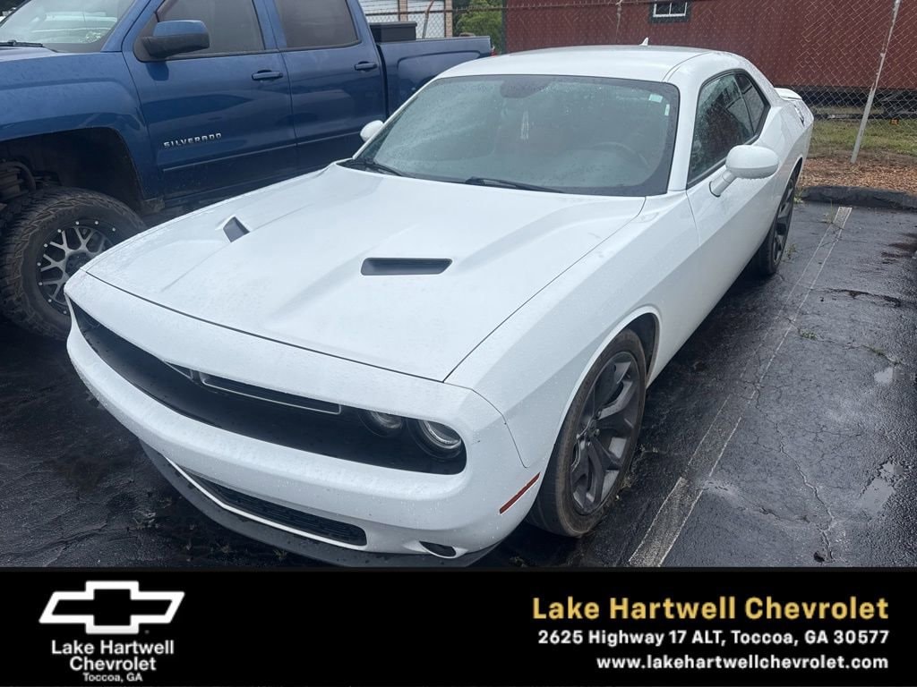2018 Dodge Challenger SXT Plus's photo