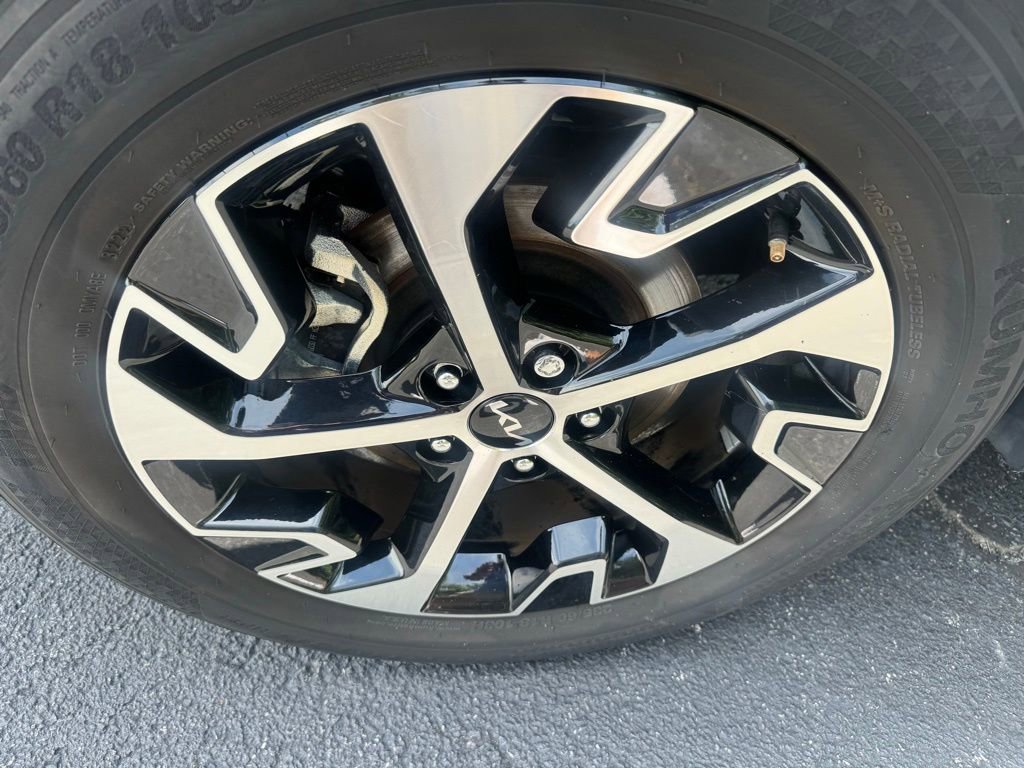 2023 Kia Sportage EX - Photo 8