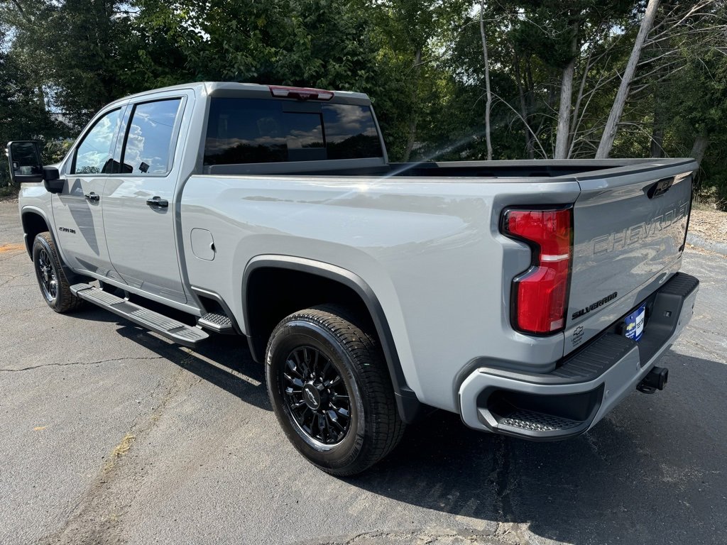 2024 Chevrolet Silverado 2500HD LTZ photo 3