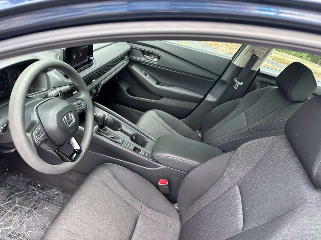 2025 Honda Accord SE - Photo 16