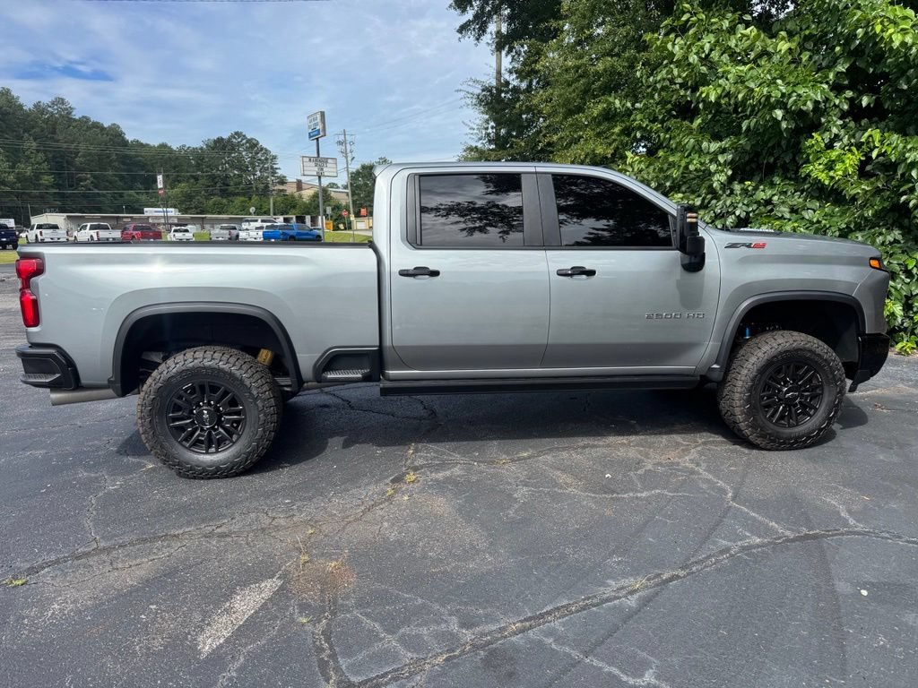2024 Chevrolet Silverado 2500HD ZR2 - Photo 9