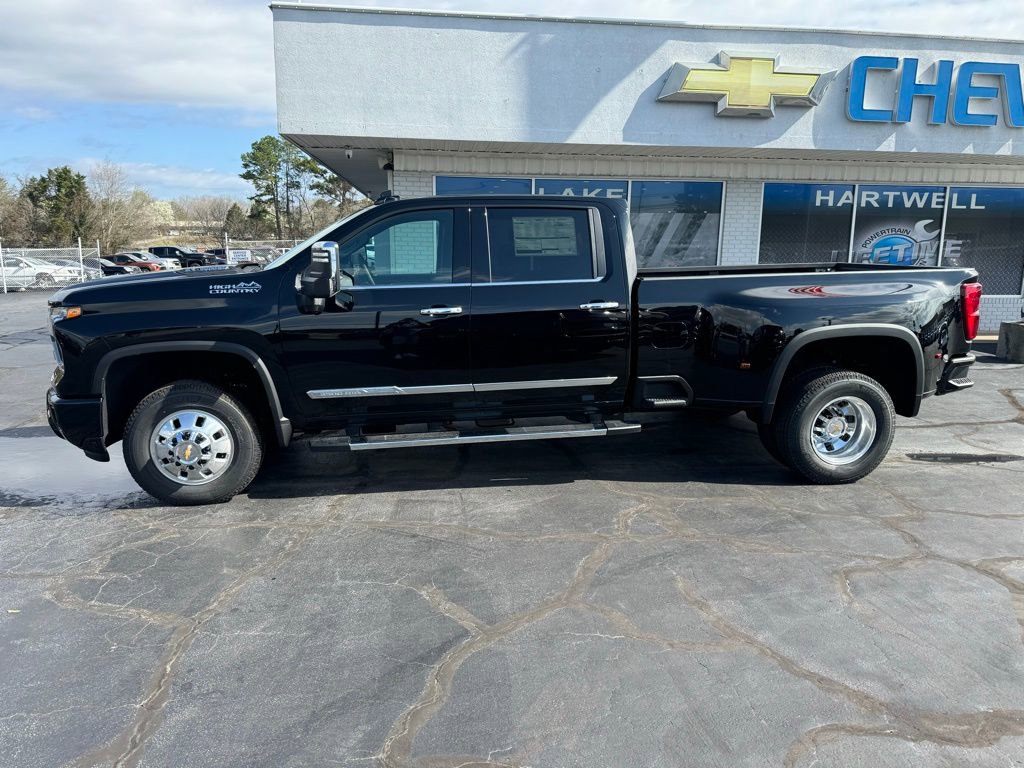 2026 Chevrolet Silverado 3500 HD High Country - Photo 2