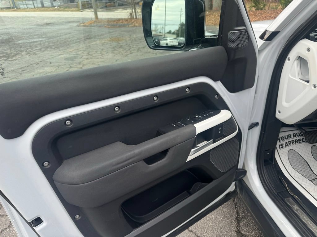 2023 Land Rover Defender X-Dynamic SE - Photo 18