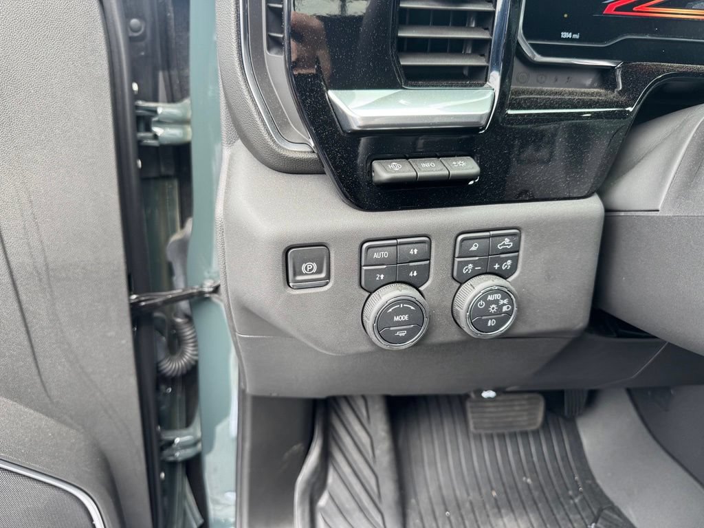 2025 Chevrolet Silverado 1500 LTZ - Photo 20
