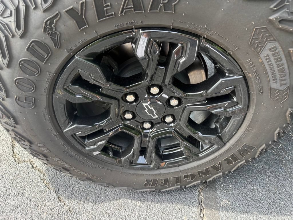 2024 Chevrolet Silverado 1500 ZR2 - Photo 30