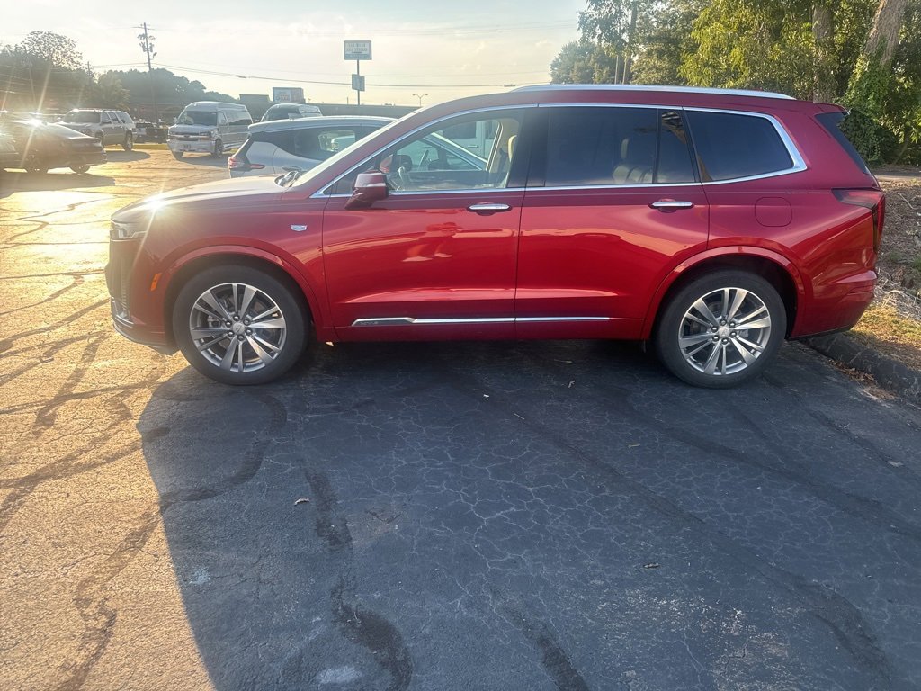 2022 Cadillac XT6 Premium Luxury photo 2