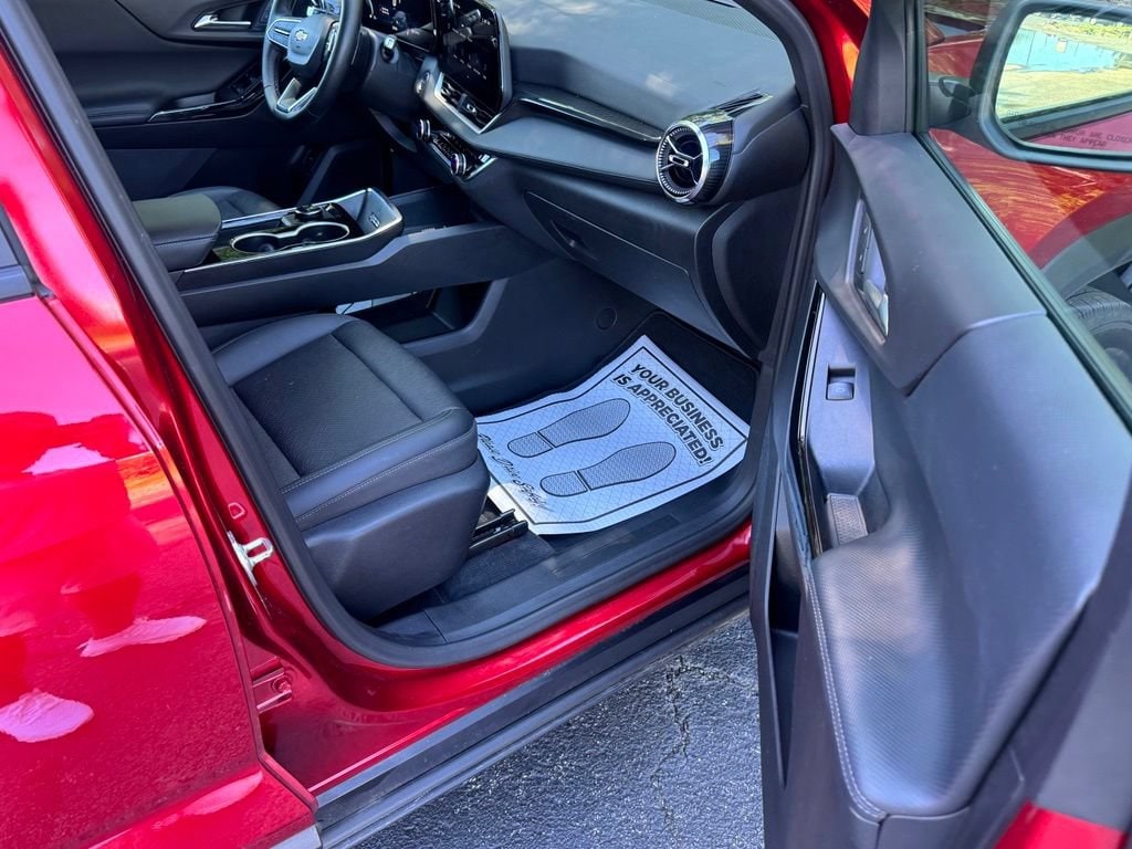 2026 Chevrolet Equinox LT - Photo 13