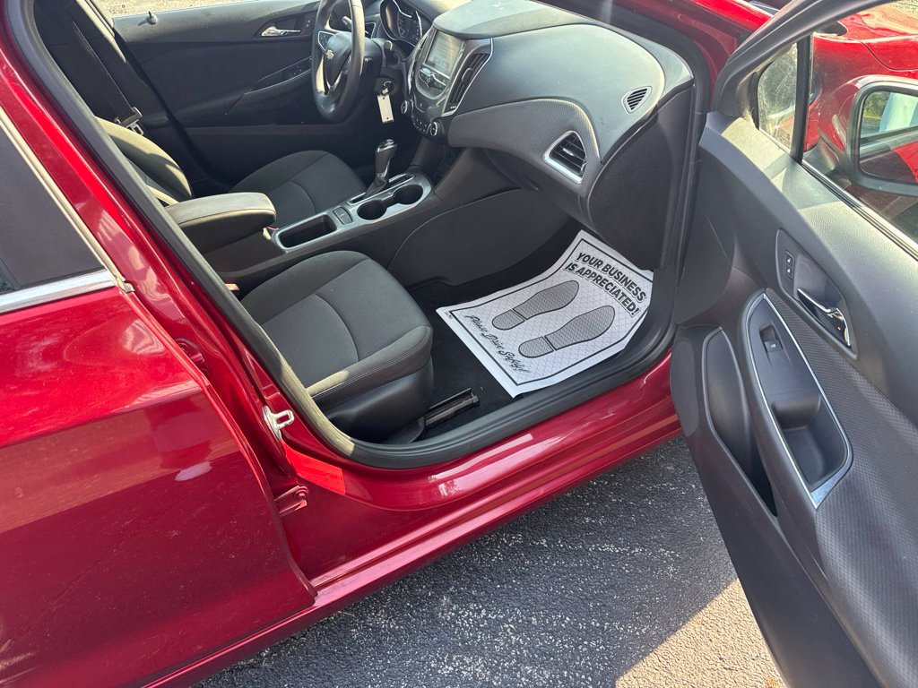 2018 Chevrolet Cruze LT - Photo 11