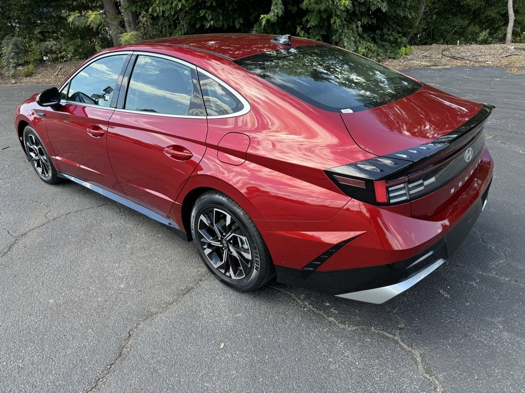 2024 Hyundai Sonata SEL photo 3