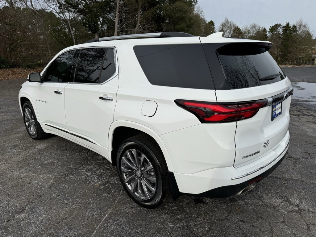 2022 Chevrolet Traverse Premier photo 2