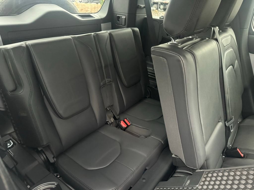 2023 Land Rover Defender X-Dynamic SE - Photo 10