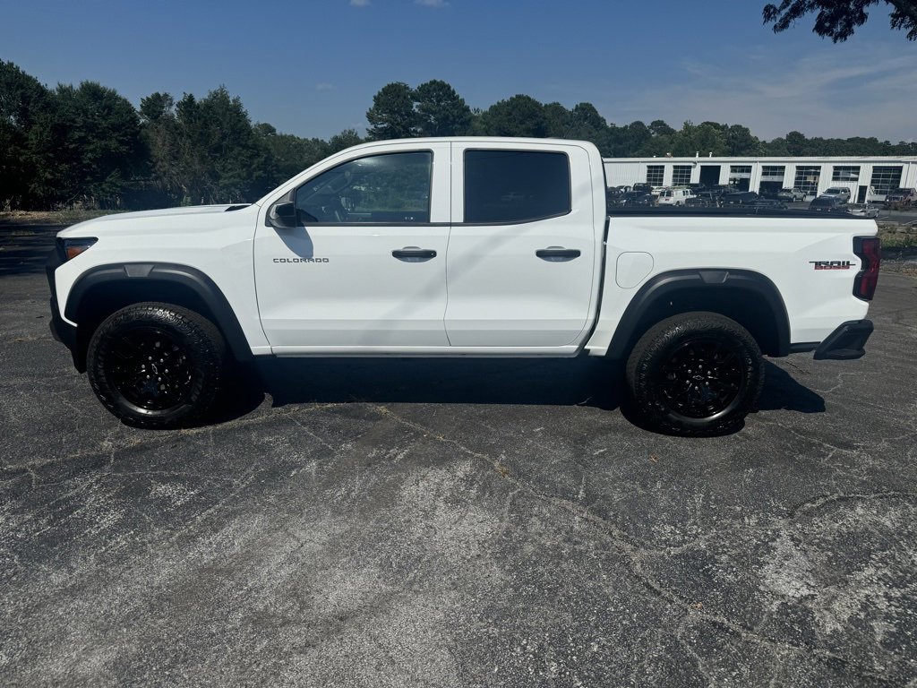 2024 Chevrolet Colorado Trail Boss photo 2