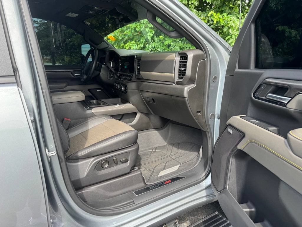 2024 Chevrolet Silverado 2500HD ZR2 - Photo 14