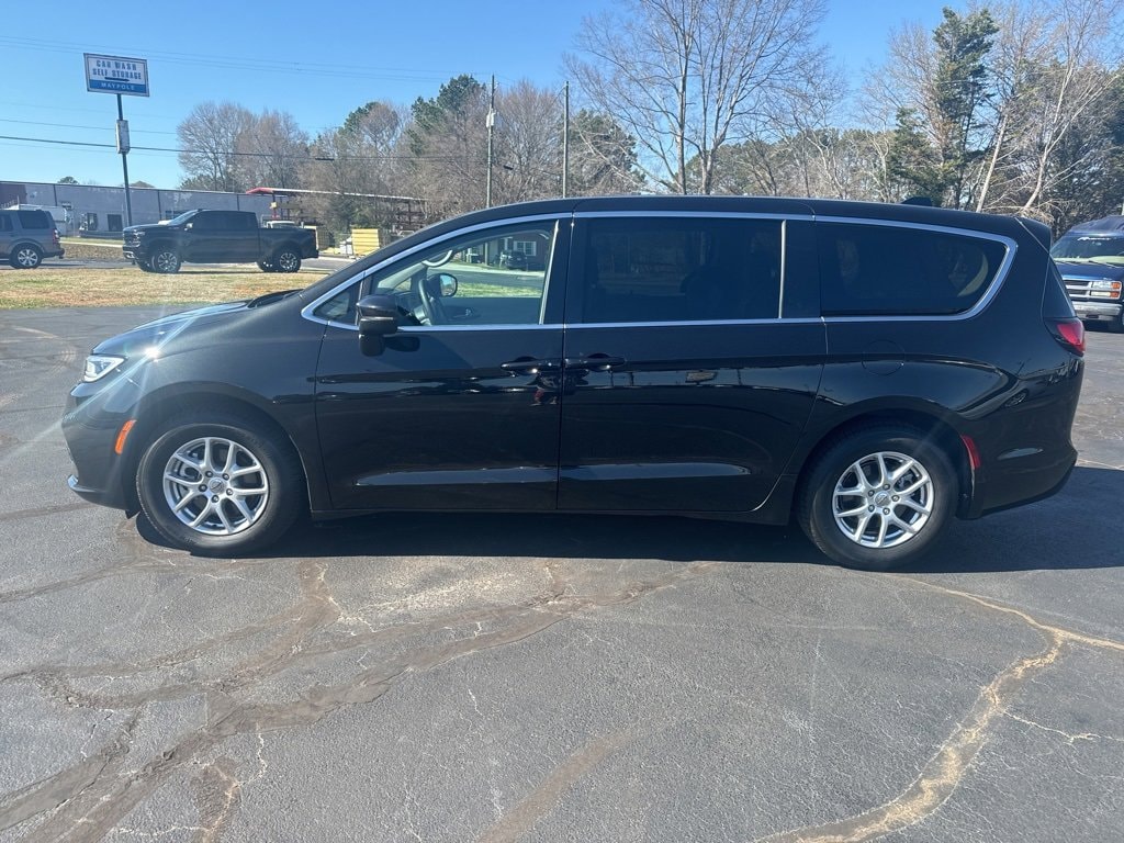 Used 2023 Chrysler Pacifica Touring L with VIN 2C4RC1BG3PR516383 for sale in Toccoa, GA