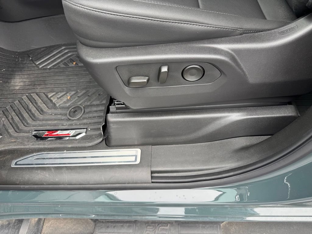 2025 Chevrolet Silverado 1500 LTZ - Photo 18