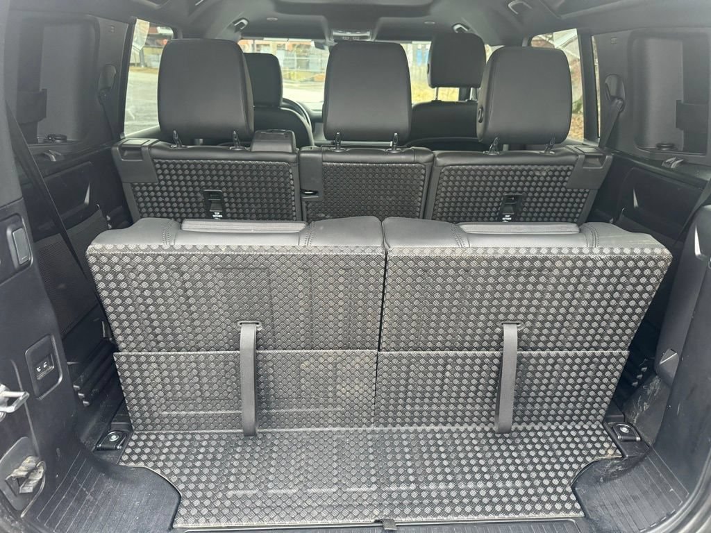 2023 Land Rover Defender X-Dynamic SE - Photo 6