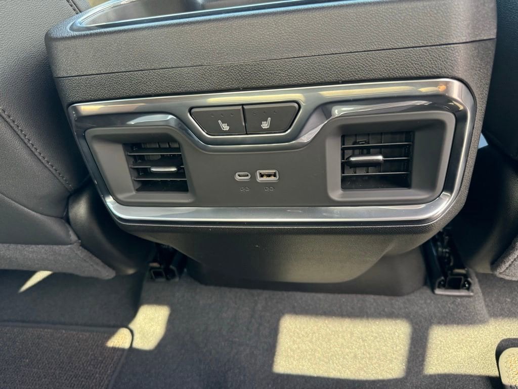 2026 Chevrolet Silverado 3500 HD High Country - Photo 10