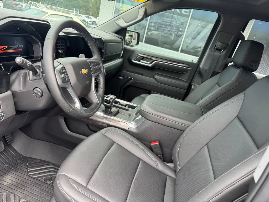 2025 Chevrolet Silverado 1500 LTZ - Photo 19