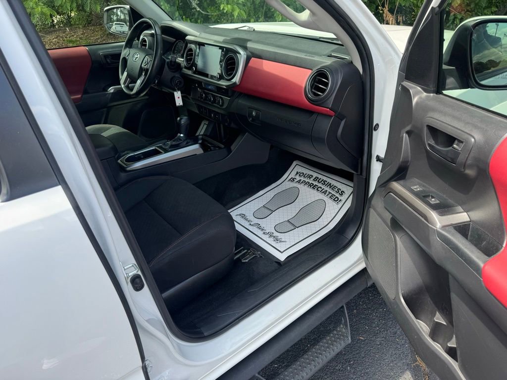2022 Toyota Tacoma SR5 - Photo 13
