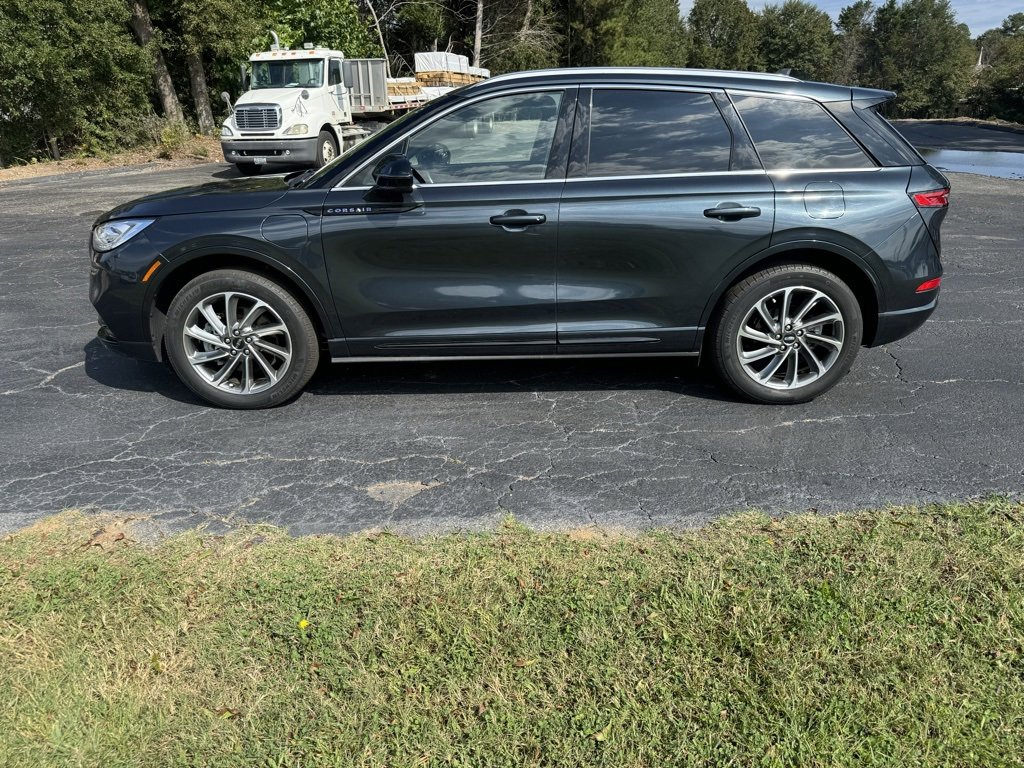 2022 Lincoln Corsair Grand Touring photo 2