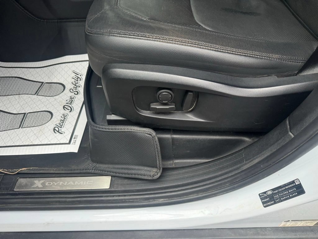 2023 Land Rover Defender X-Dynamic SE - Photo 19
