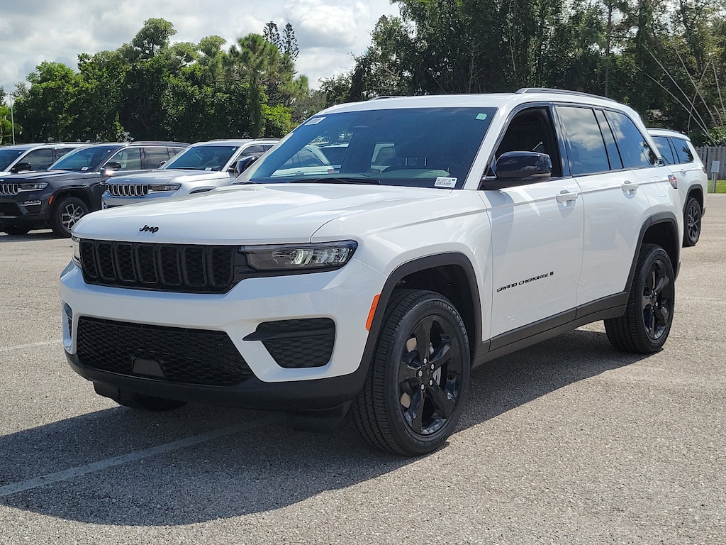 New 2025 Jeep Grand Cherokee Altitude X Altitude X 4x2