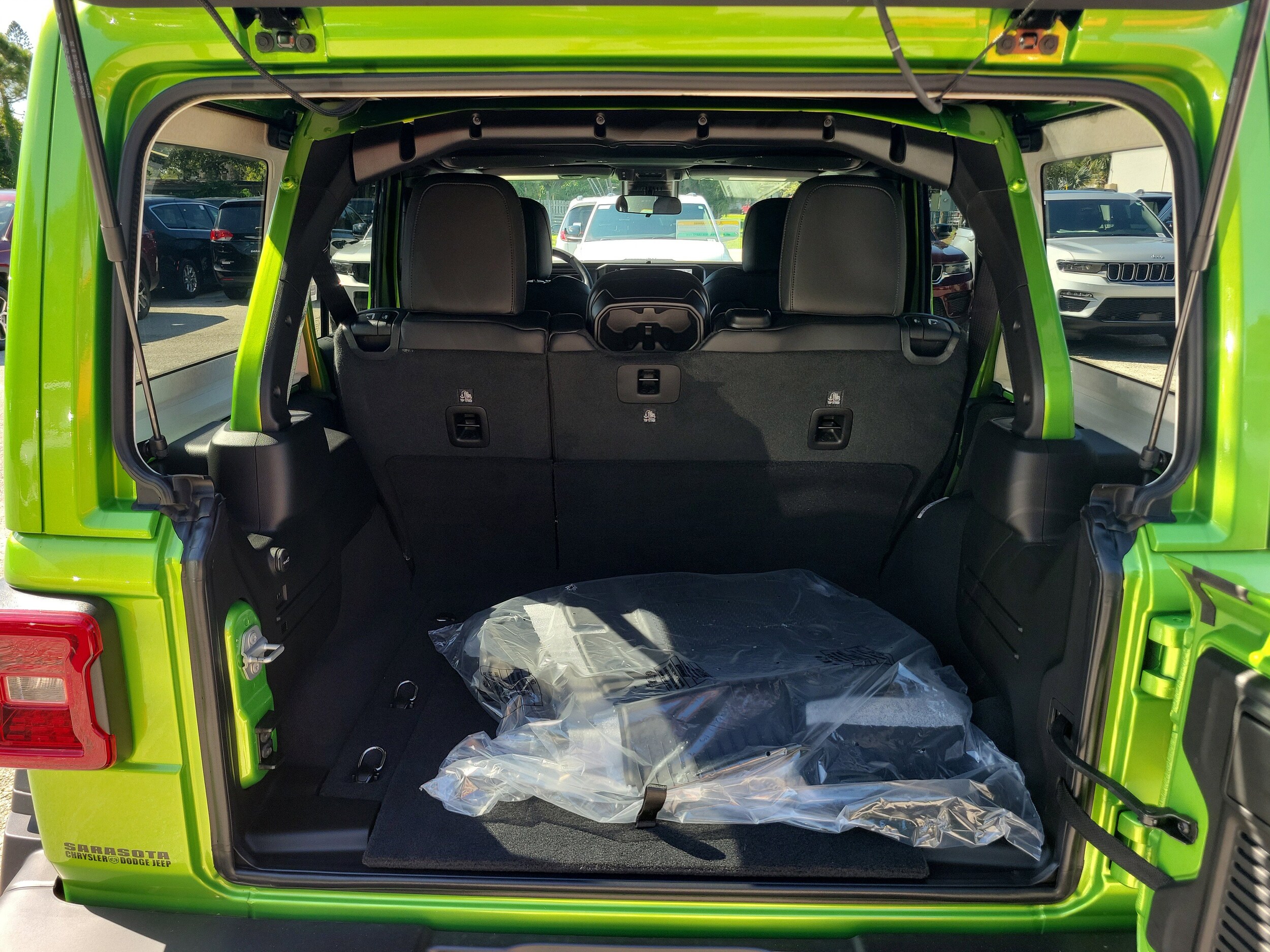 2025 Jeep Wrangler Rubicon photo 2