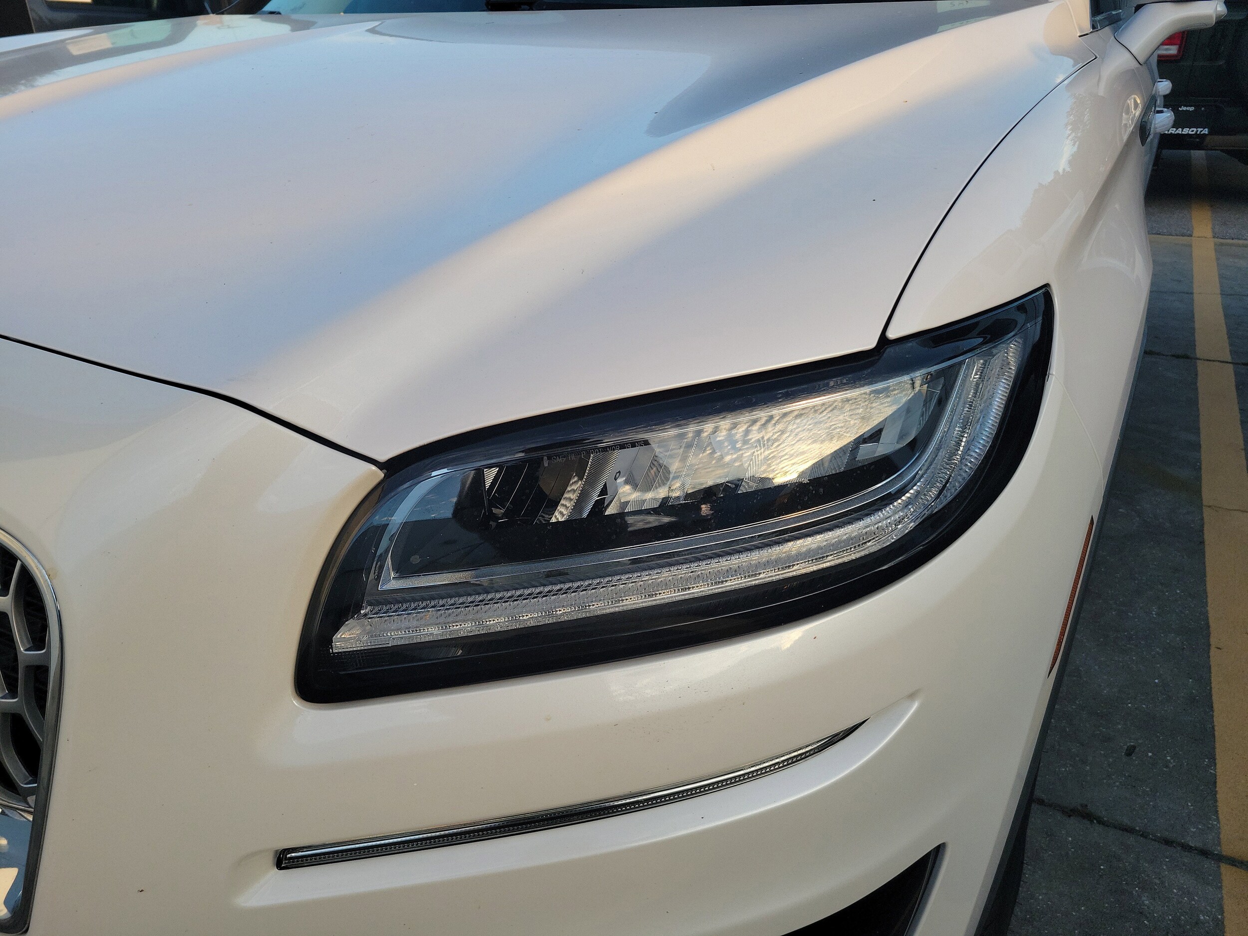 2019 Lincoln Nautilus Standard photo 2