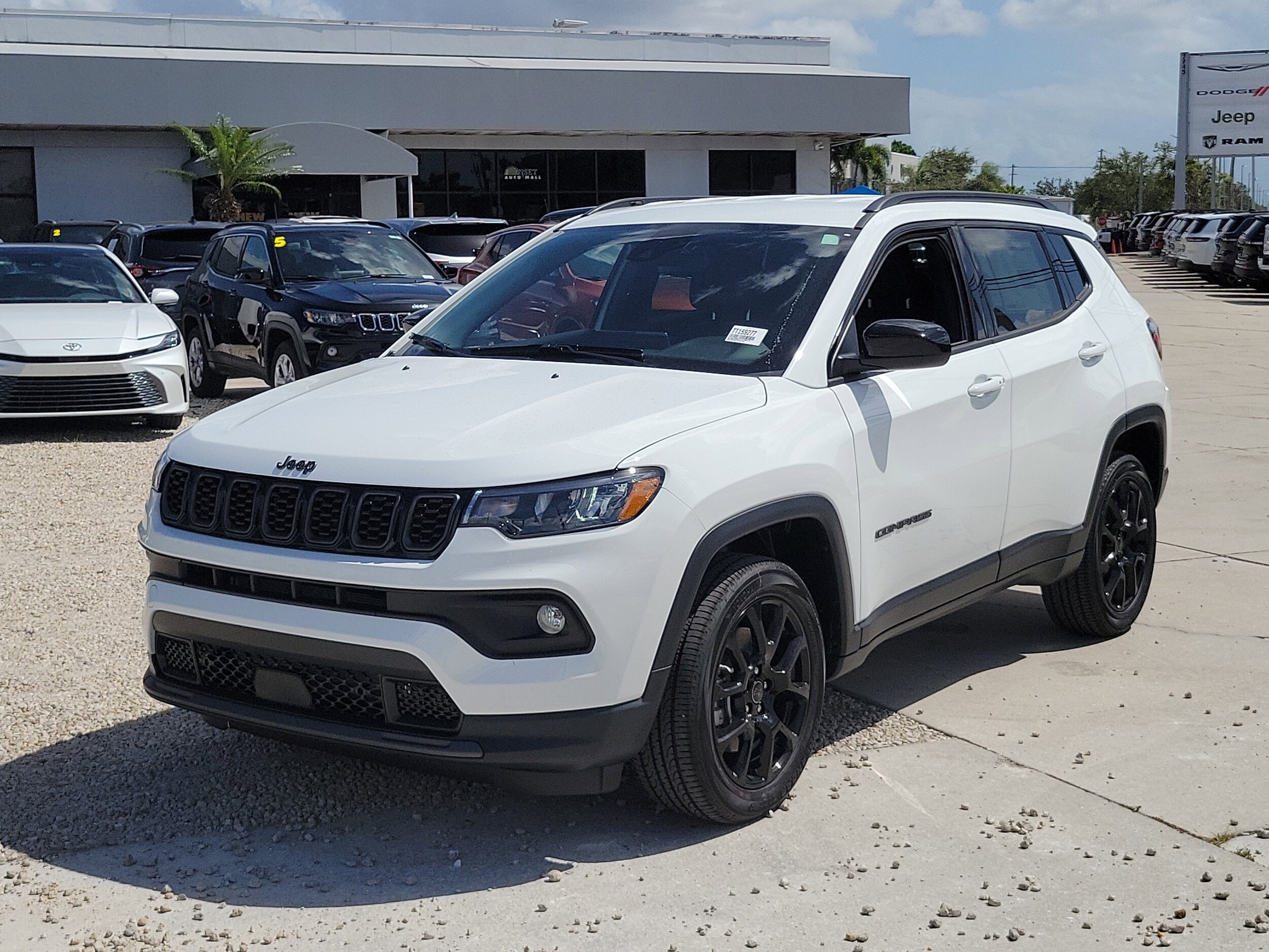 2026 Jeep Compass Latitude Altitude photo 2